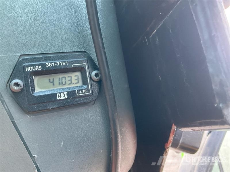 CAT 226B3 Skid Steer Loader Šmykom riadené nakladače
