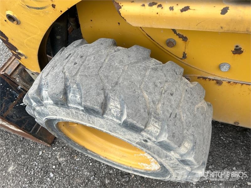CAT 226B3 Skid Steer Loader Skid steer mini utovarivači