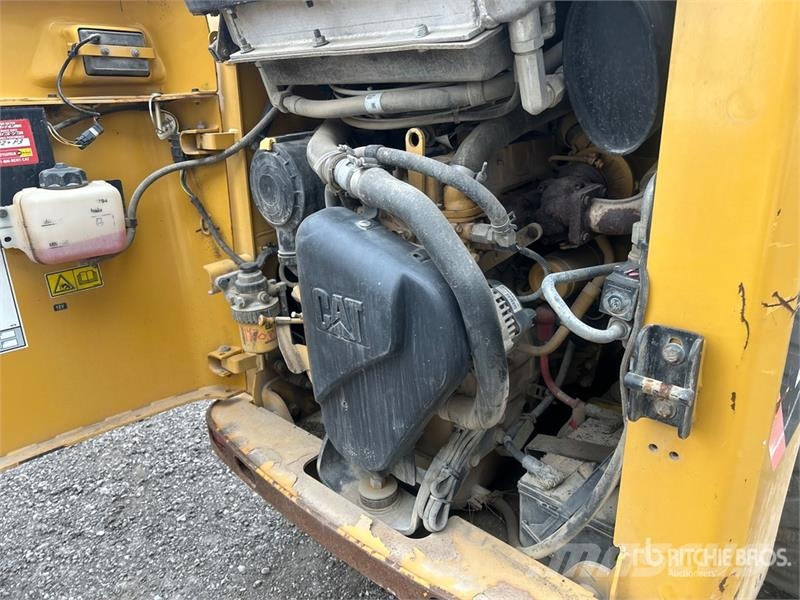 CAT 226B3 Skid Steer Loader Skid steer mini utovarivači