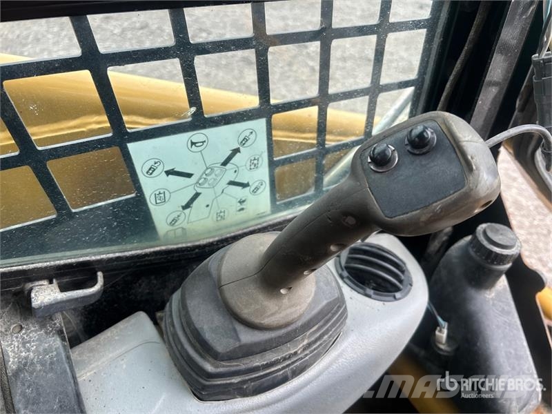 CAT 226B3 Skid Steer Loader Skid steer mini utovarivači