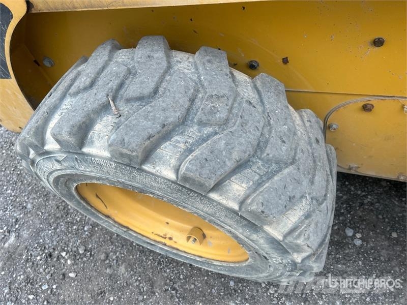 CAT 226B3 Skid Steer Loader Skid steer mini utovarivači