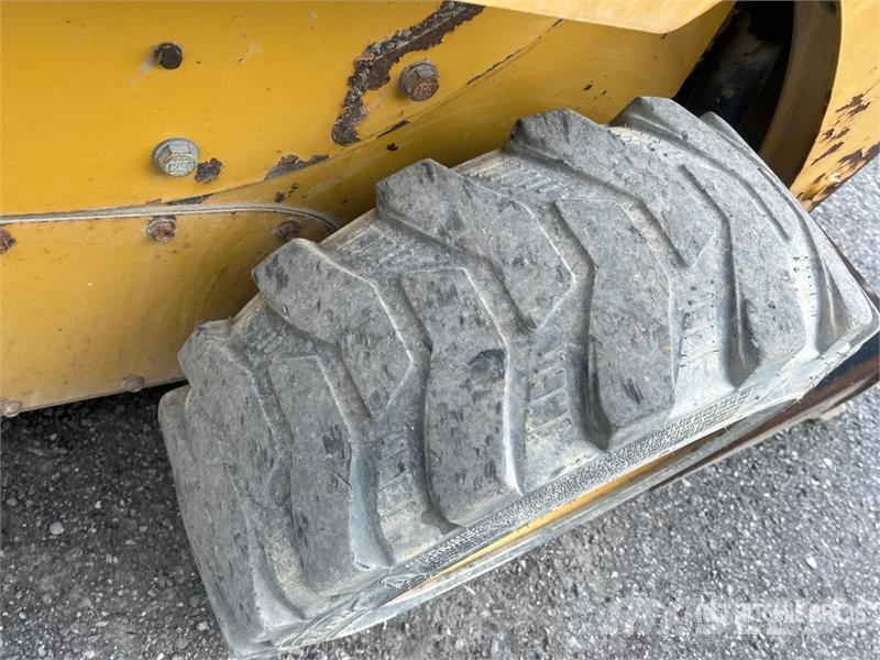 CAT 226B3 Skid Steer Loader Skid steer mini utovarivači