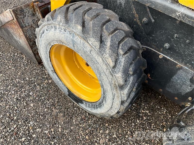 CAT 226B3 Skid Steer Loader Šmykom riadené nakladače