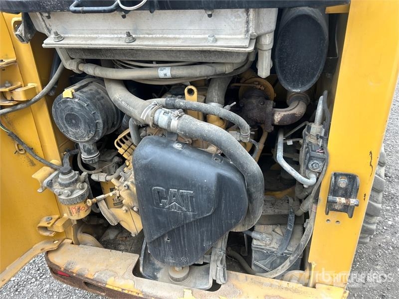 CAT 226B3 Skid Steer Loader Skid steer mini utovarivači