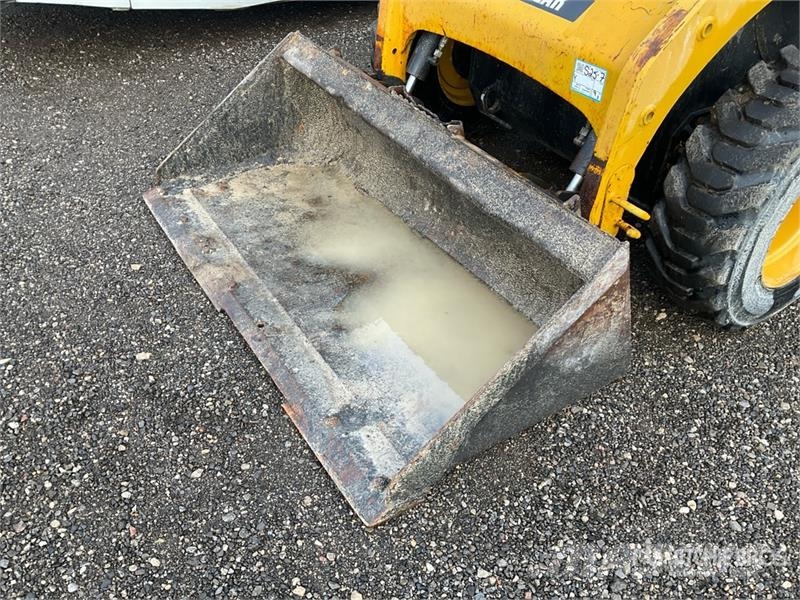 CAT 226B3 Skid Steer Loader Šmykom riadené nakladače