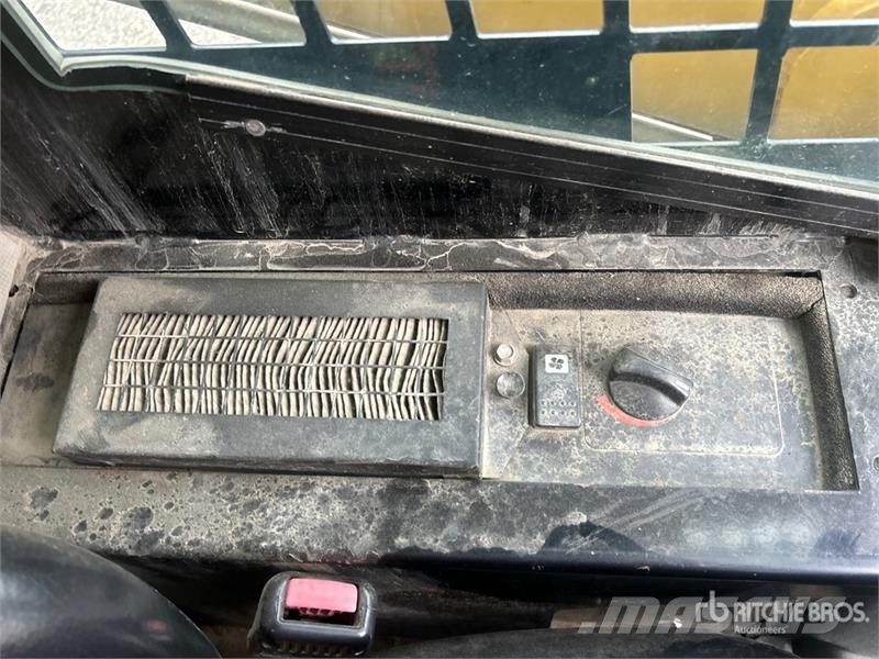 CAT 226B3 Skid Steer Loader Skid steer mini utovarivači