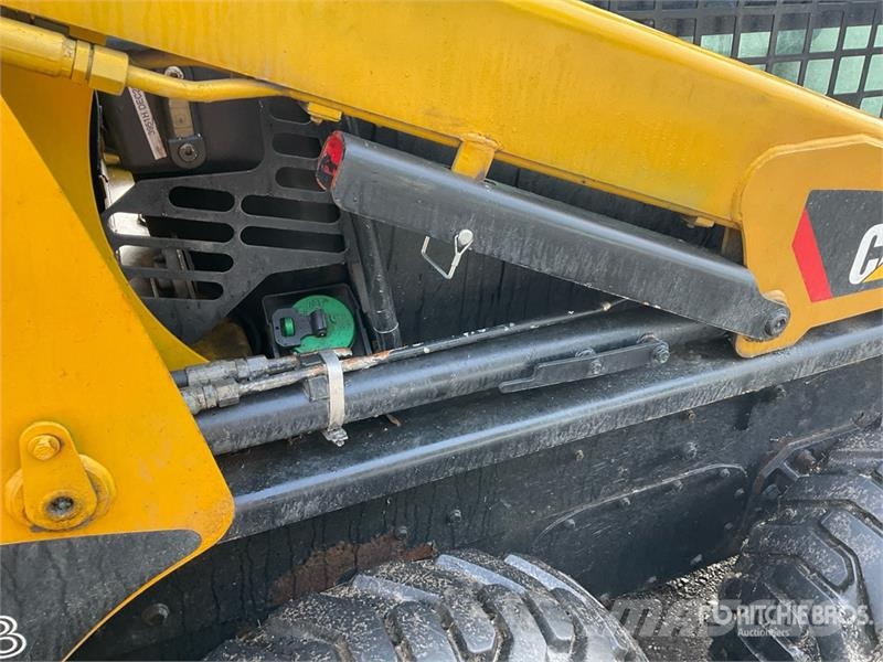 CAT 226B3 Skid Steer Loader Šmykom riadené nakladače
