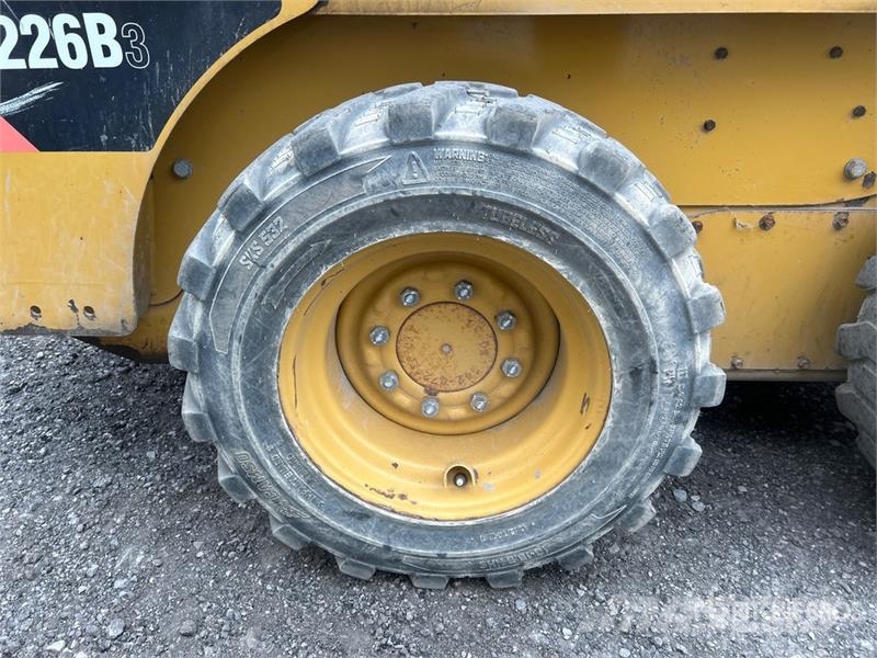 CAT 226B3 Skid Steer Loader Skid steer mini utovarivači