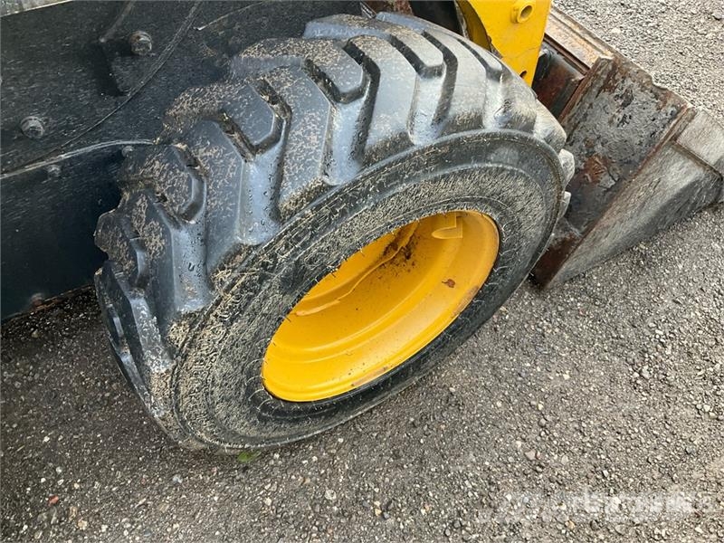 CAT 226B3 Skid Steer Loader Šmykom riadené nakladače