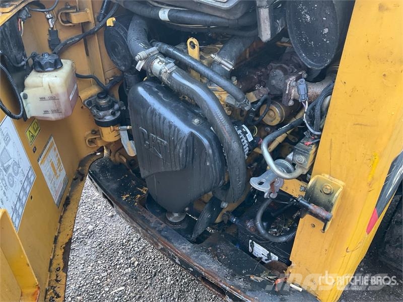 CAT 226B3 Skid Steer Loader Šmykom riadené nakladače