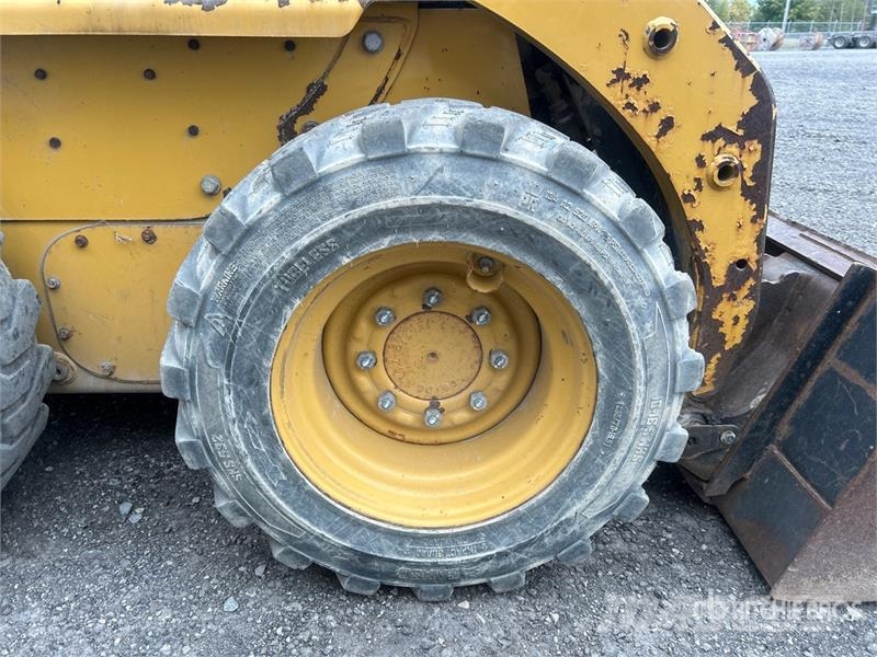 CAT 226B3 Skid Steer Loader Skid steer mini utovarivači