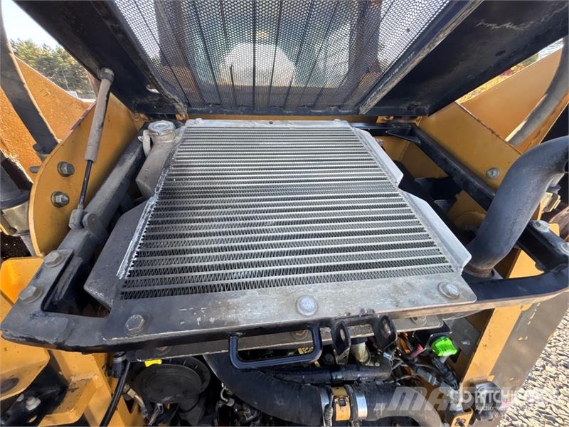 CAT 232B Kompaktrakodók