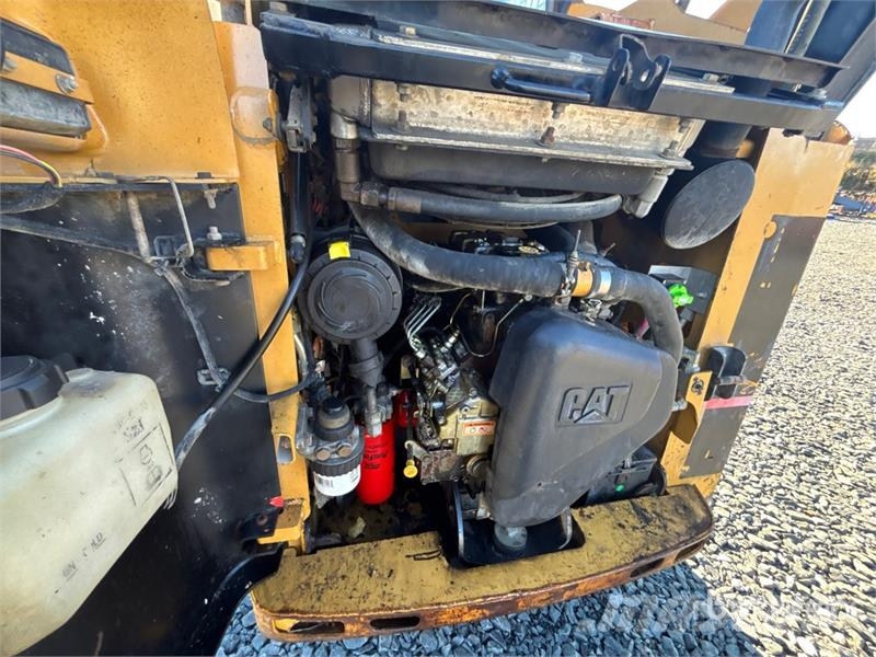 CAT 232B Kompaktrakodók
