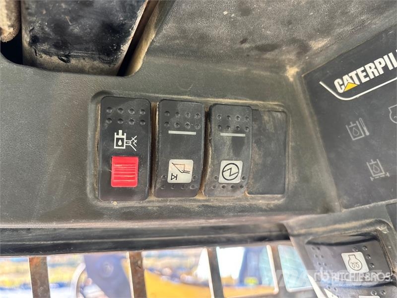 CAT 232B Kompaktrakodók