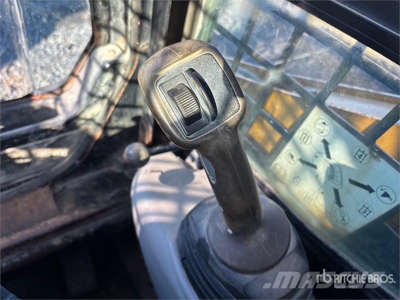 CAT 232B Kompaktrakodók