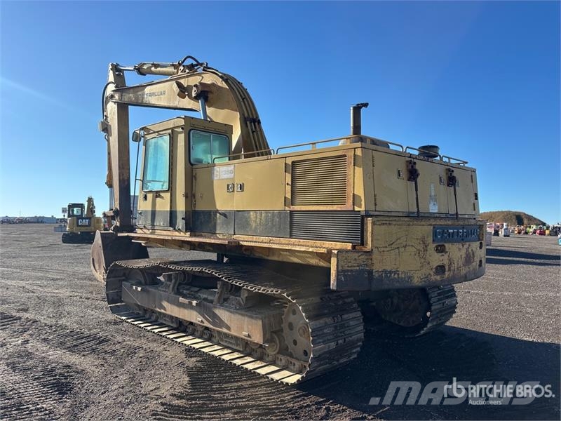 CAT 235B Bagri goseničarji