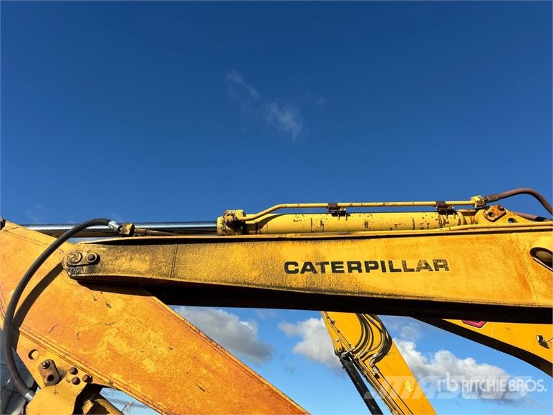 CAT 235B Bagri goseničarji