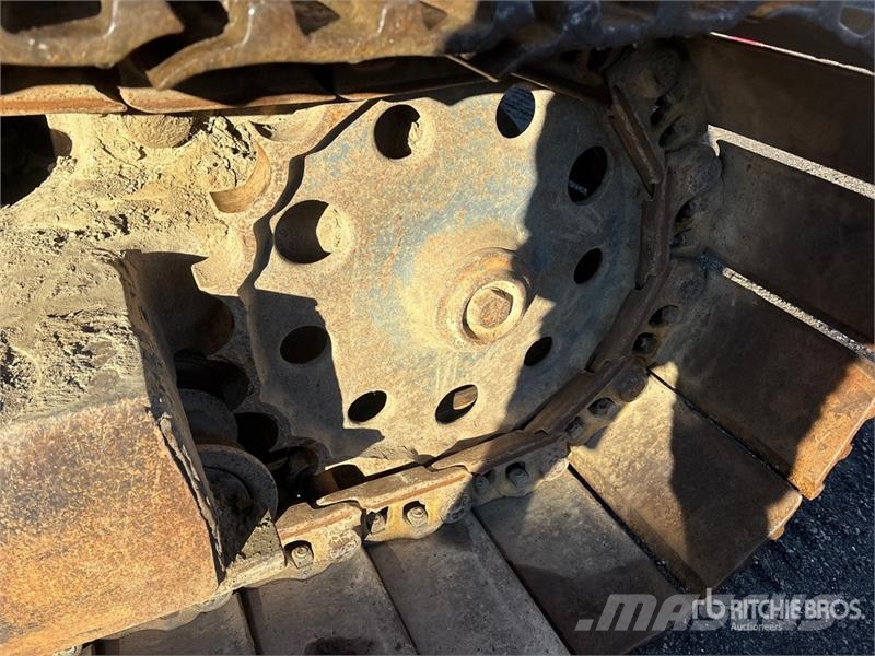 CAT 235B Bagri goseničarji