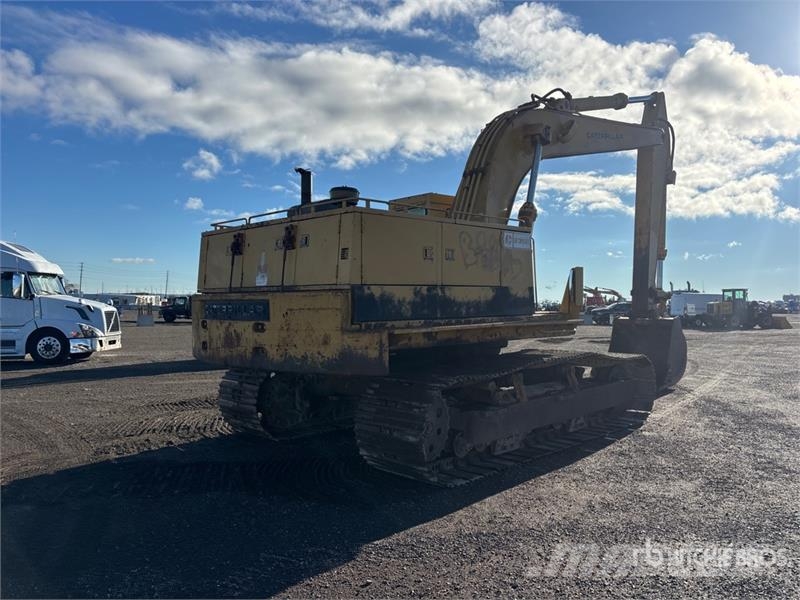 CAT 235B Bagri goseničarji