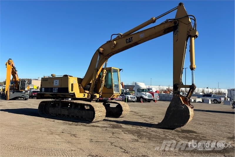 CAT 235C Escavatori cingolati