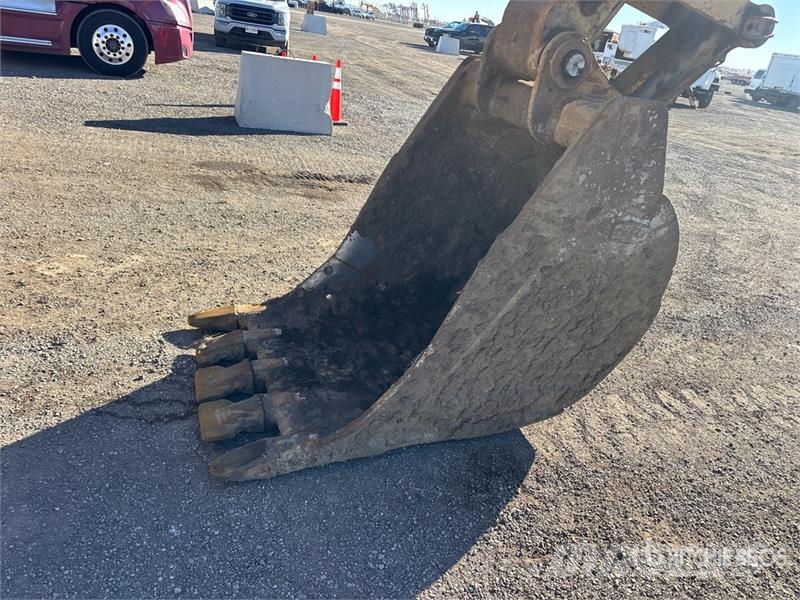 CAT 235C Escavatori cingolati