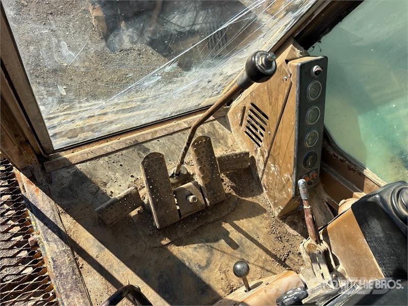 CAT 235C Escavatori cingolati