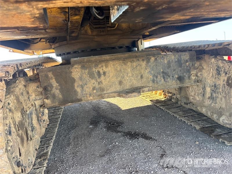 CAT 235C Escavatori cingolati