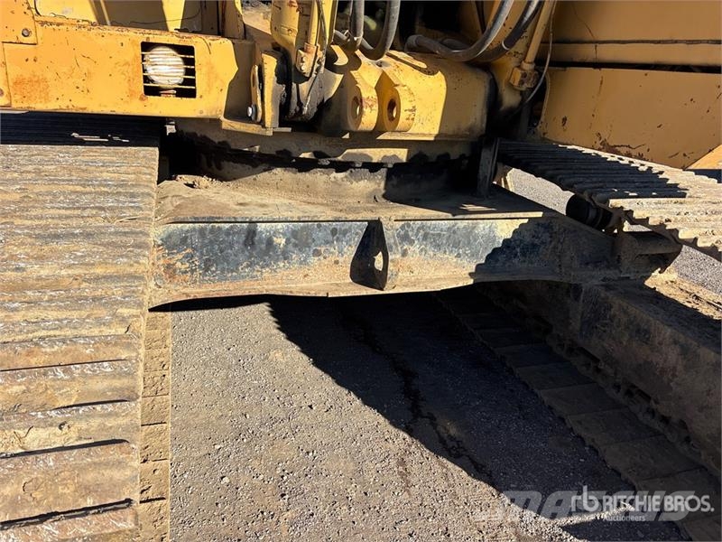 CAT 235C Escavatori cingolati