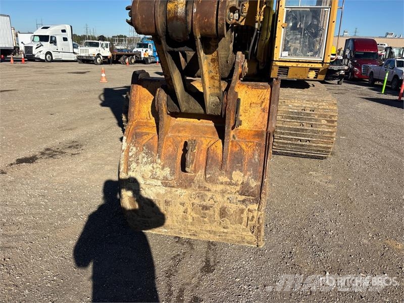 CAT 235C Escavatori cingolati