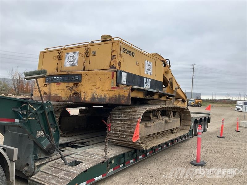 CAT 235C Kāpurķēžu ekskavatori