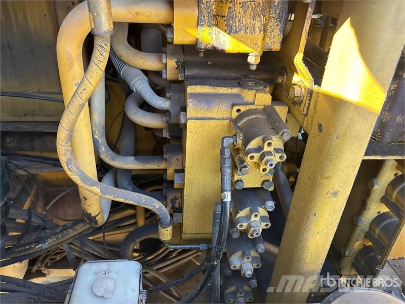 CAT 235C Escavatori cingolati