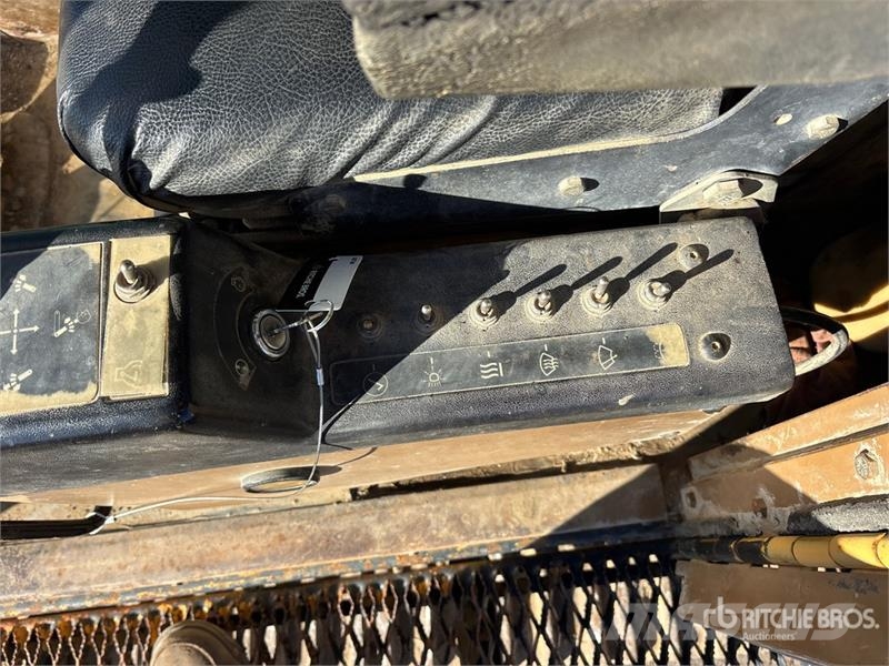 CAT 235C Escavatori cingolati