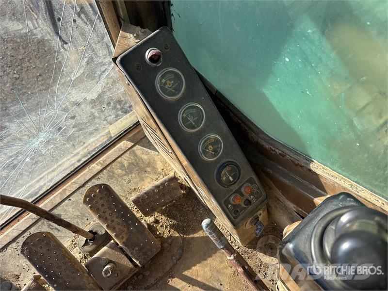 CAT 235C Escavatori cingolati