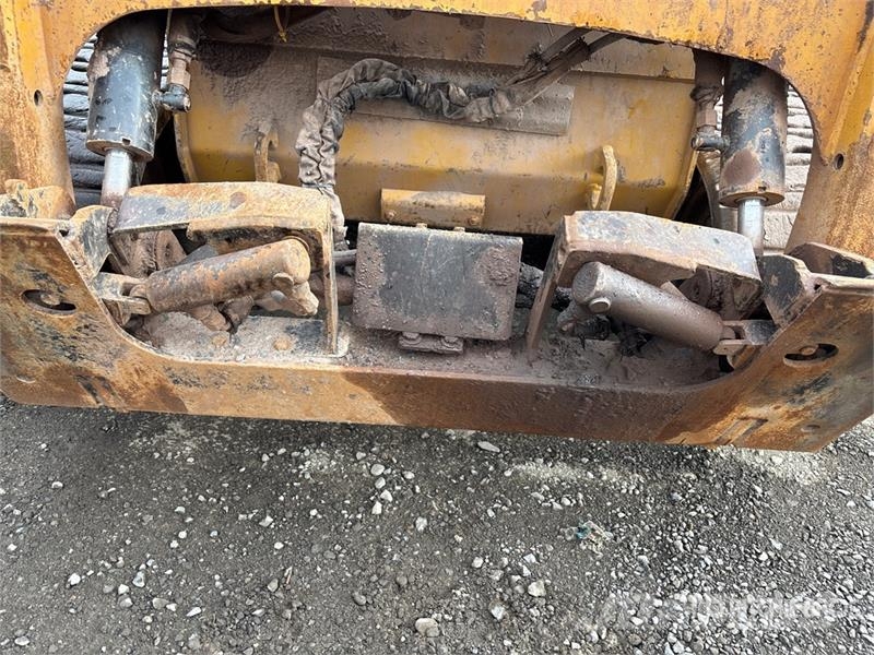 CAT 247B Series 3 Compact Track Loader لوادر انزلاقية التوجيه