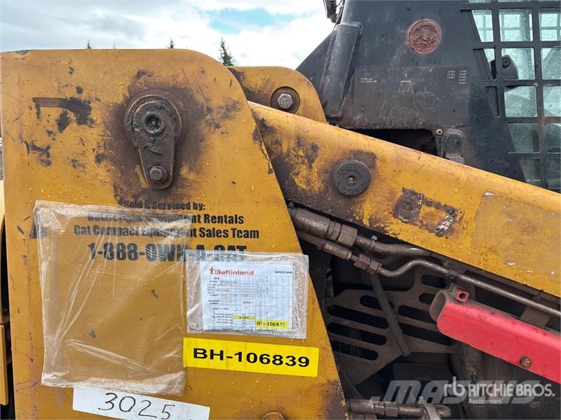 CAT 247B Series 3 Compact Track Loader لوادر انزلاقية التوجيه