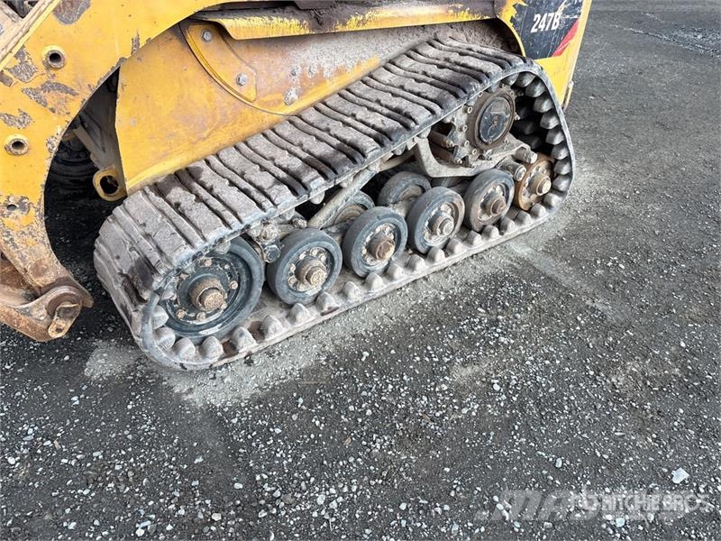 CAT 247B Series 3 Compact Track Loader لوادر انزلاقية التوجيه