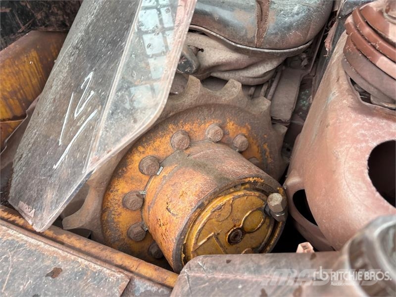 CAT 247B3 لوادر انزلاقية التوجيه