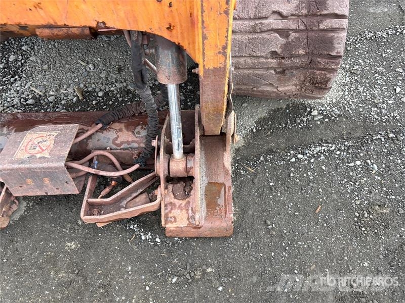 CAT 247B3 لوادر انزلاقية التوجيه