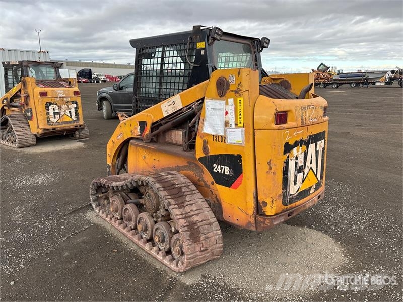 CAT 247B3 لوادر انزلاقية التوجيه
