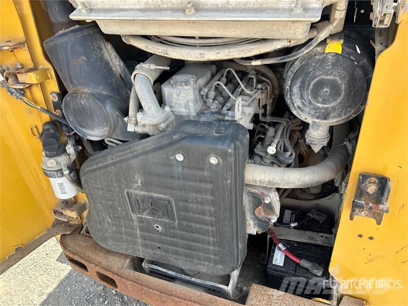 CAT 252B3 Φορτωτάκια