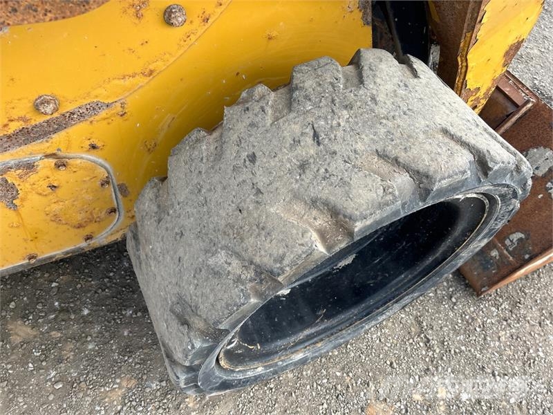 CAT 252B3 Φορτωτάκια