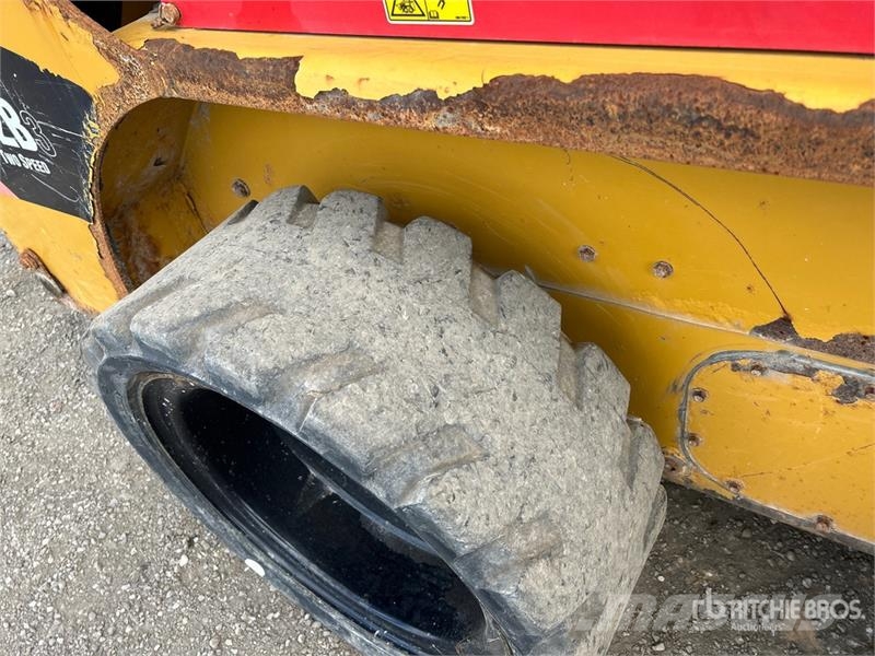 CAT 252B3 Φορτωτάκια