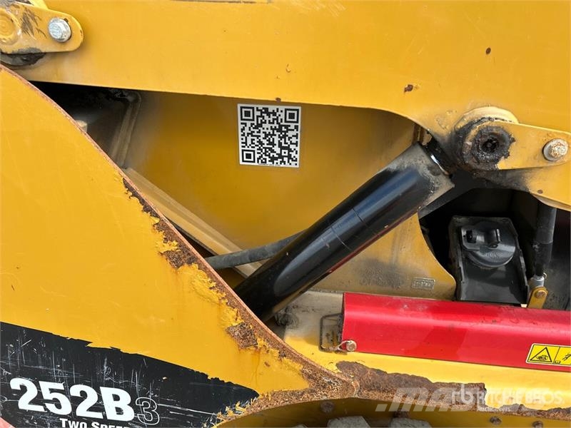 CAT 252B3 Φορτωτάκια