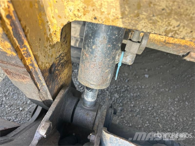 CAT 257B2 Compact Track Loader Skid steer mini utovarivači