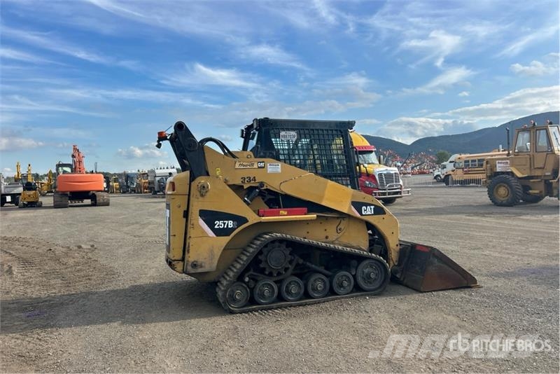 CAT 257B2 Compact Track Loader Skid steer mini utovarivači