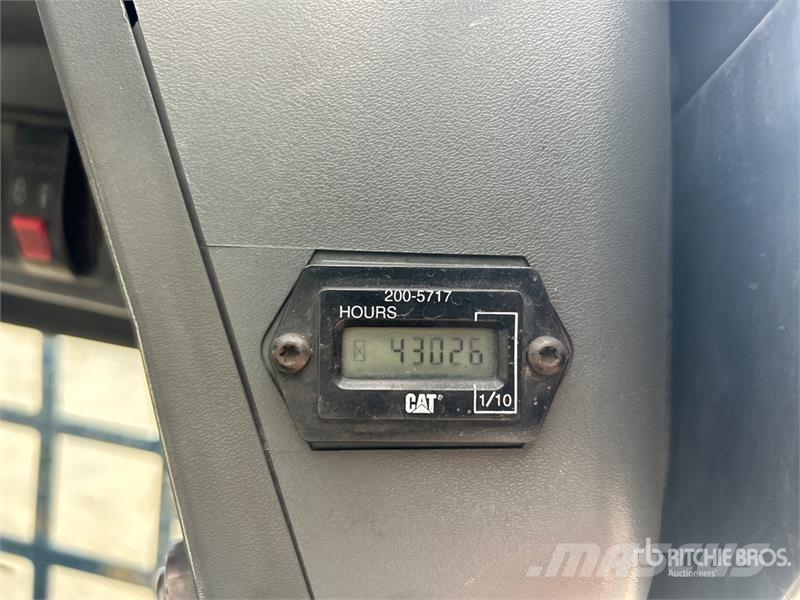 CAT 257B2 Compact Track Loader Skid steer mini utovarivači
