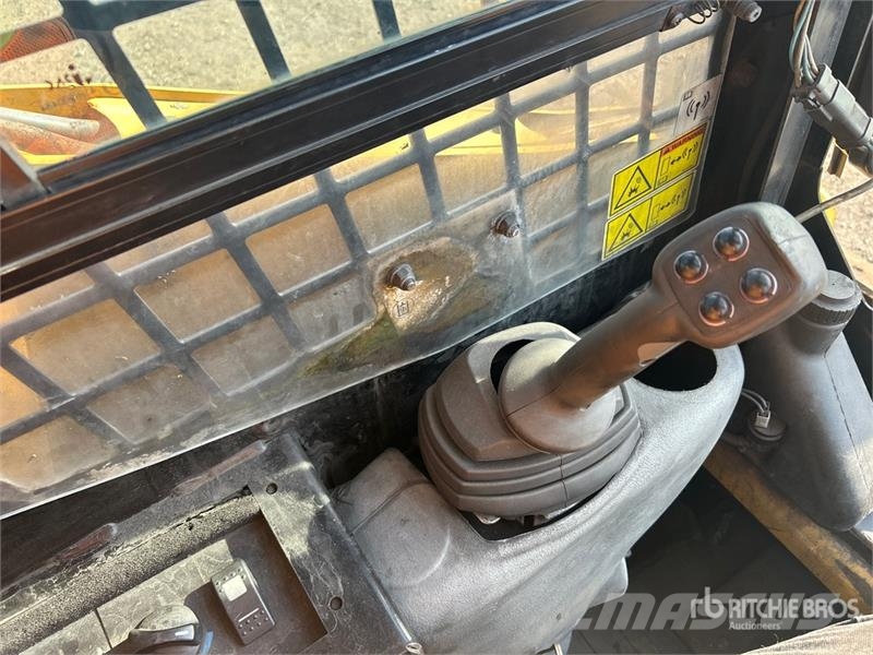CAT 257B2 Compact Track Loader Skid steer mini utovarivači