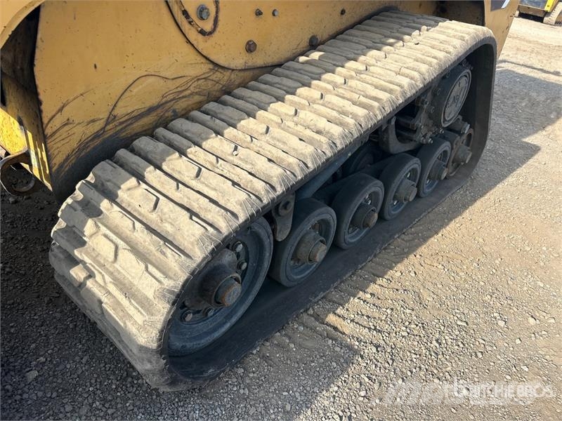 CAT 257B2 Compact Track Loader Skid steer mini utovarivači