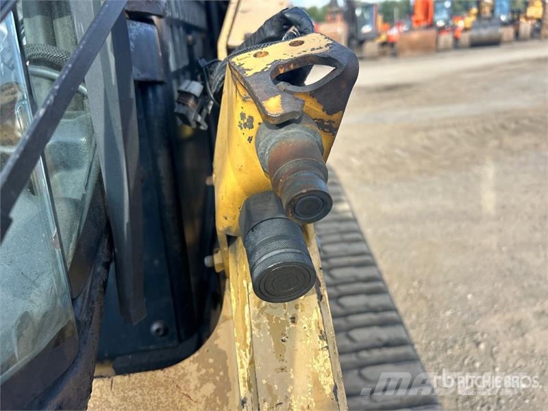 CAT 257B2 Compact Track Loader Skid steer mini utovarivači