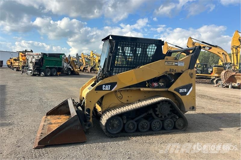 CAT 257B2 Compact Track Loader Skid steer mini utovarivači
